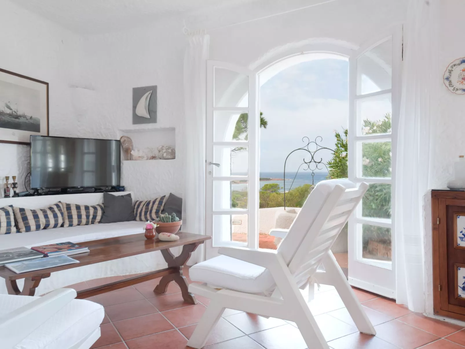 Villa Costa Rossa-Drinnen