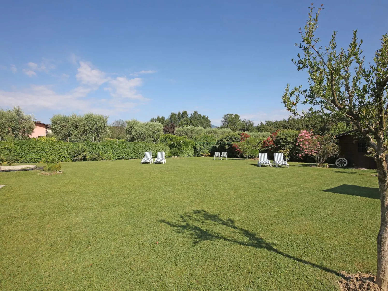 Peony' Wohnung mit Schwimmbad-Dehors