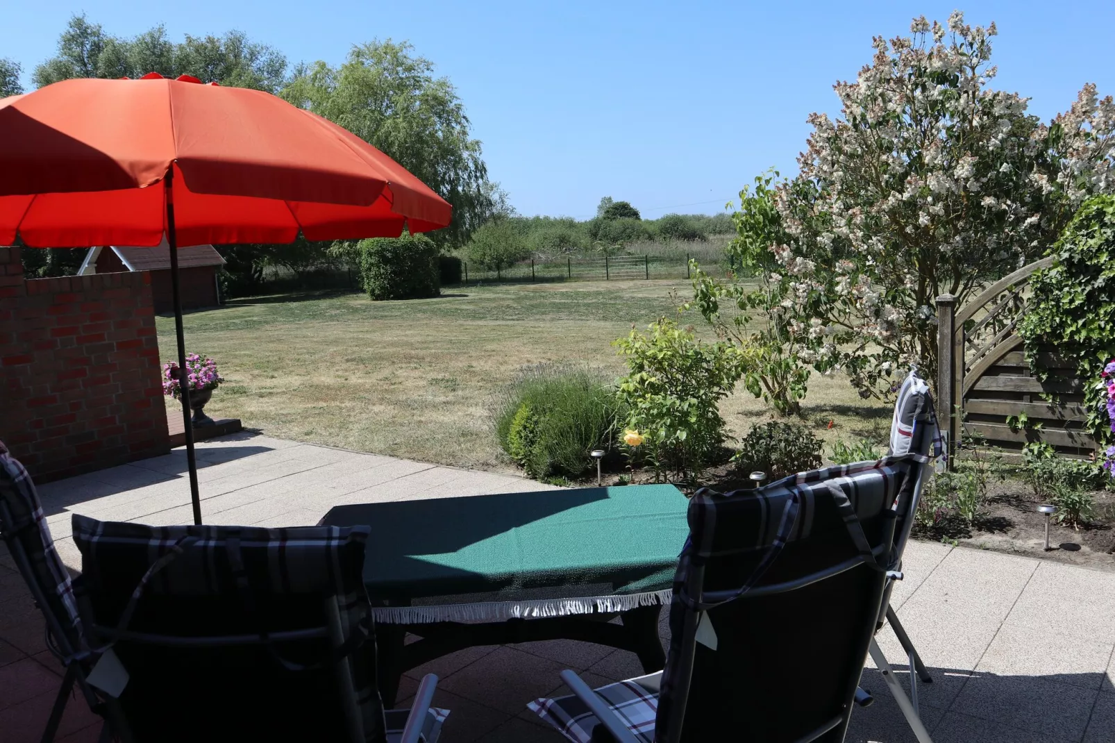 Schönes Ferienhaus in Alt Bukow-Terrace balcony