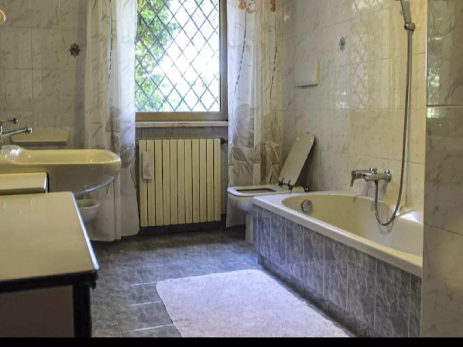 Wohnung mit Seeblick in Villa Elena-Dedans