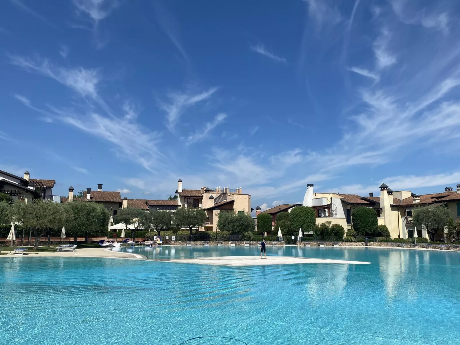 Wohnung im Resort mit großes Schwimmbad und Sportbereich-Draußen