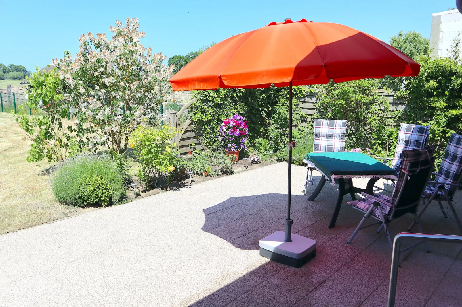 Schönes Ferienhaus in Alt Bukow-Terrace balcony