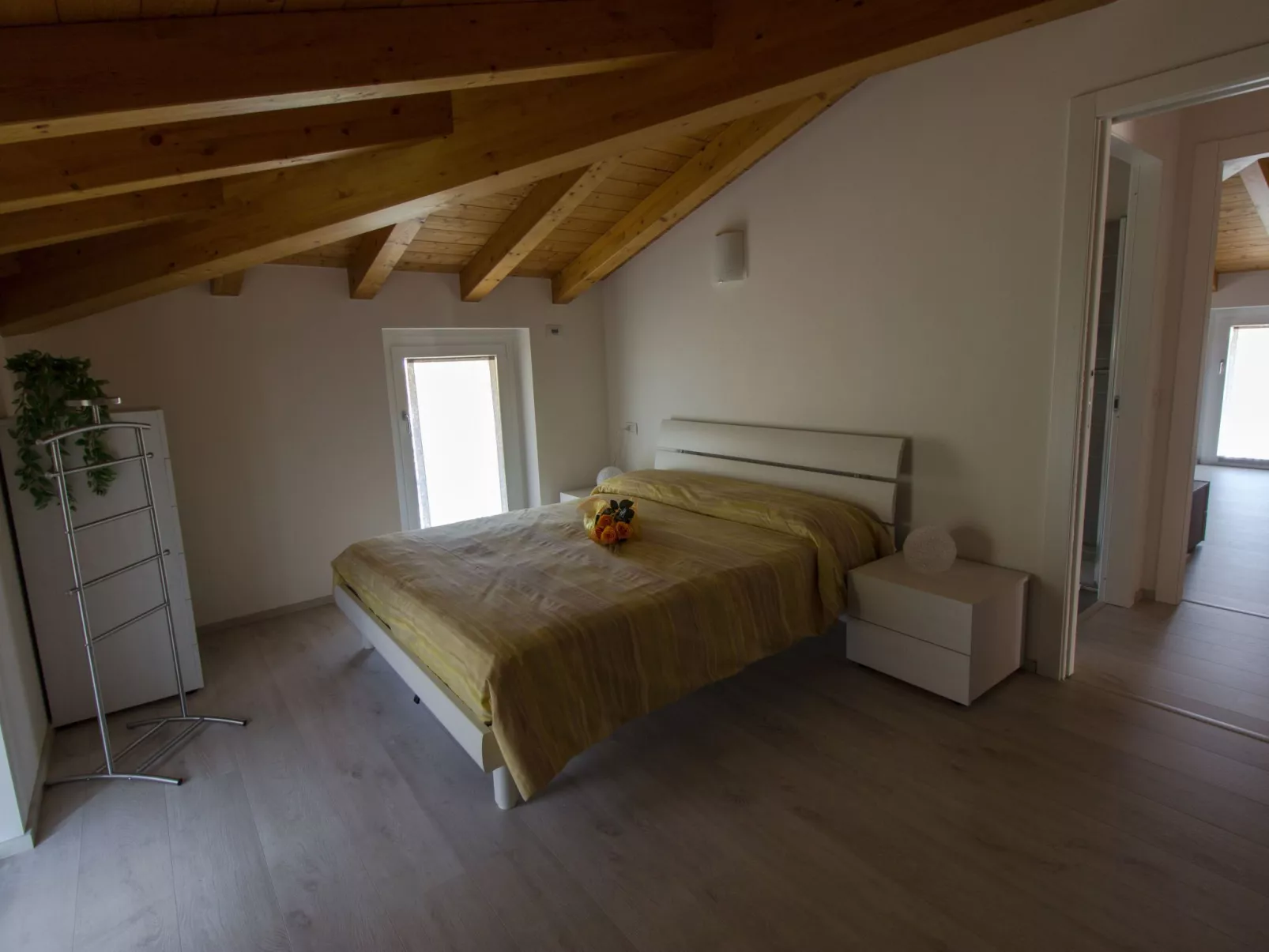 'Villa Perla del Lago-Image-tags.info