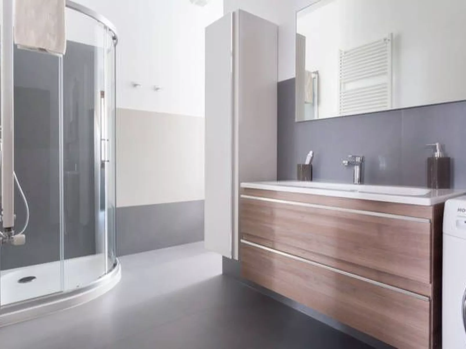 Wohnung mit Waschmaschine und Geschirrspüler-Inside