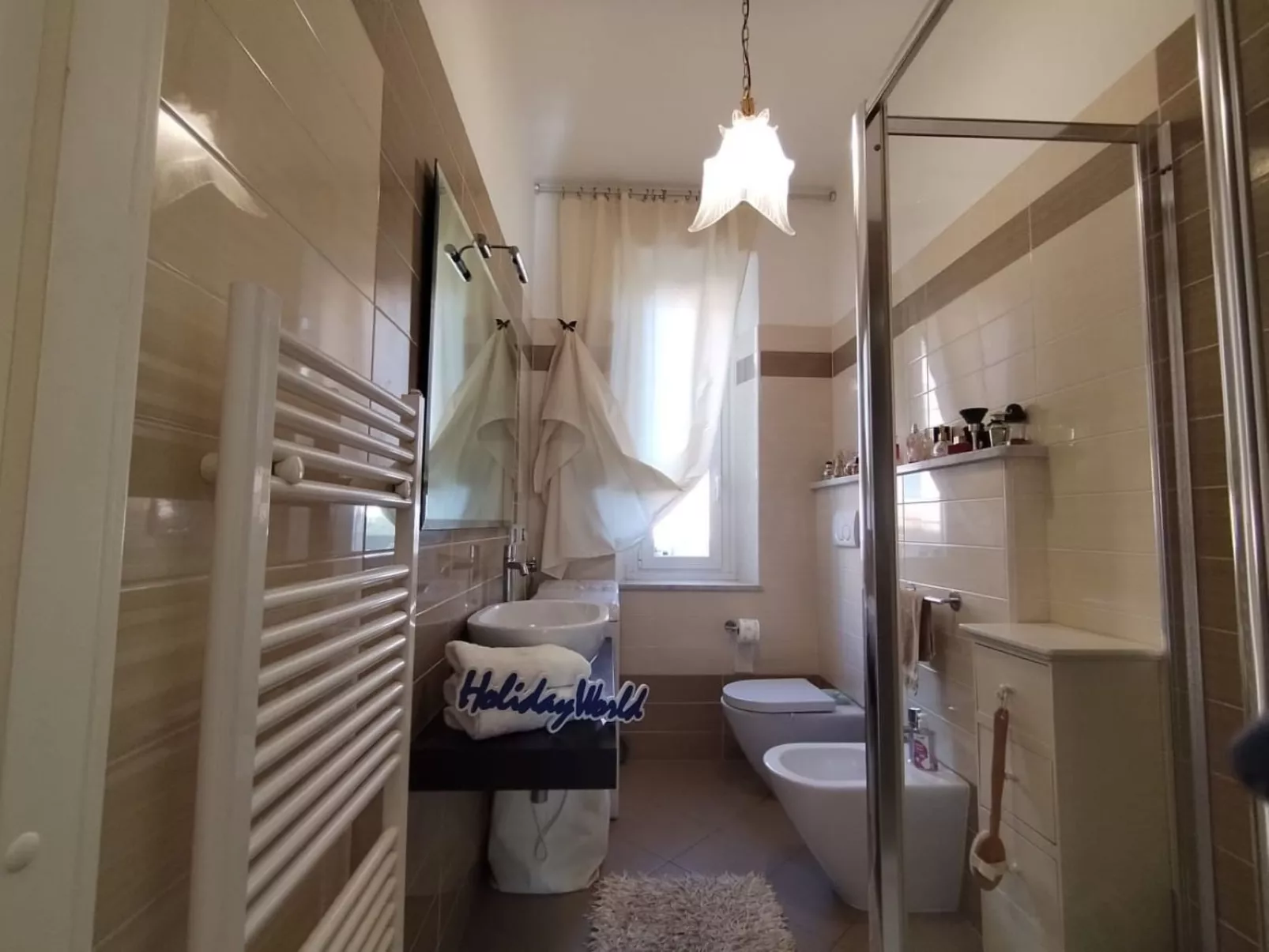 Gabry Beach bei Holiday World-Drinnen