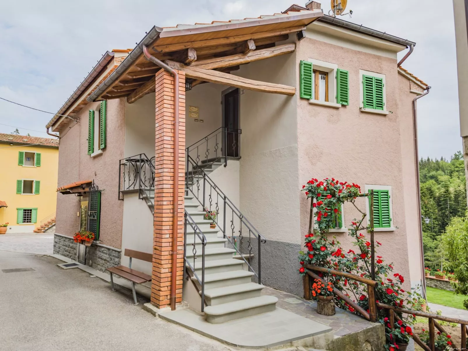 'Case Cioni-Focolare'.-Draußen