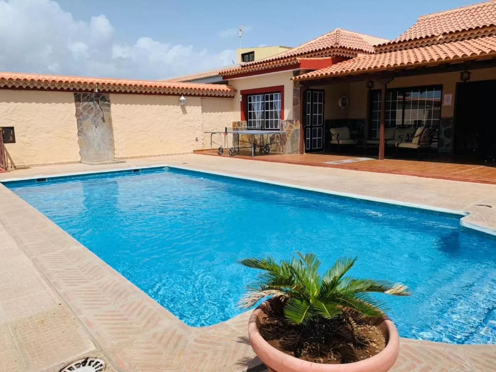 "Floratere" mit Terrasse-Outside