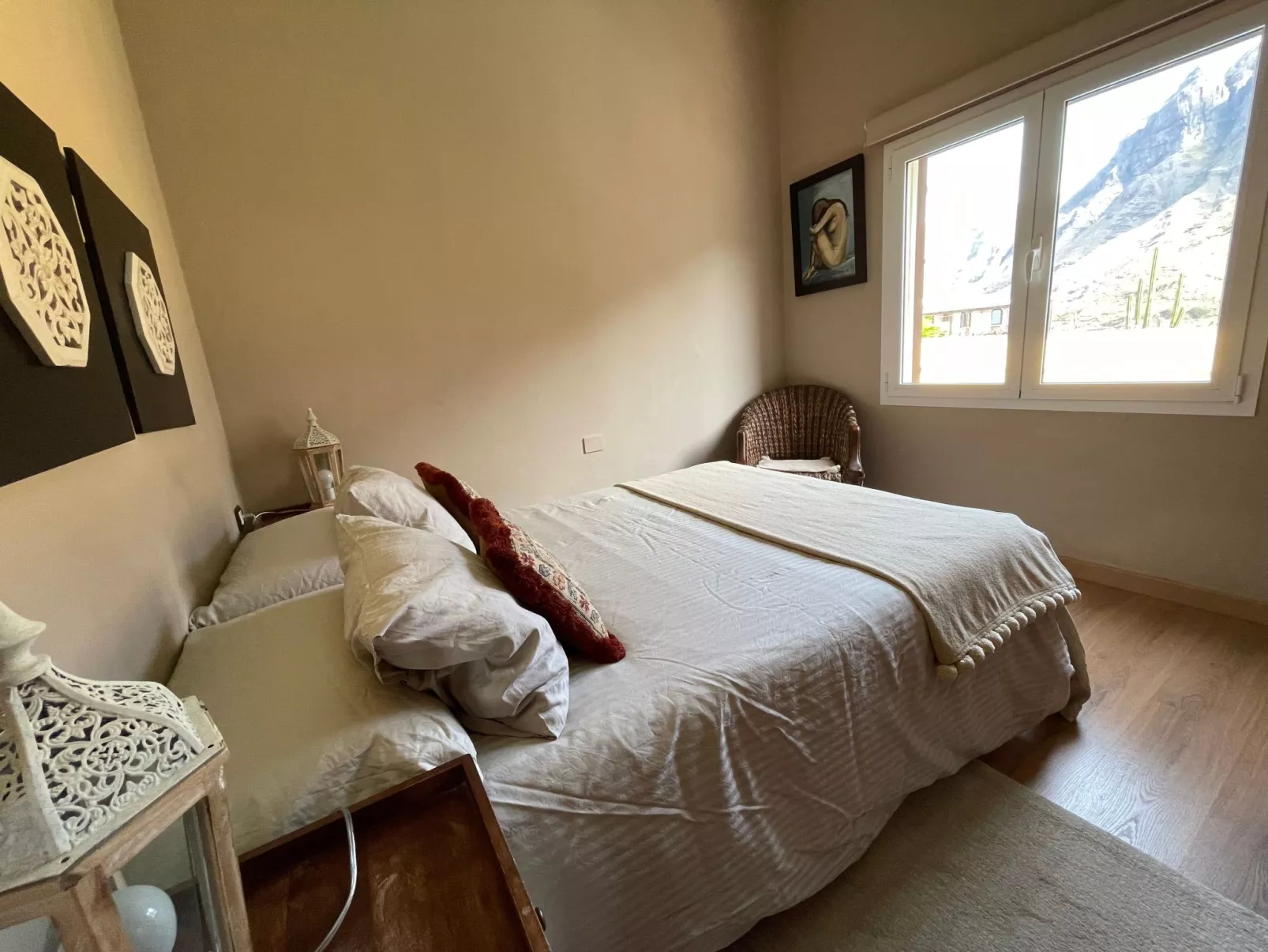 Haus mit Jacuzzi, Blick auf Berge, Meer und Ents-Inside