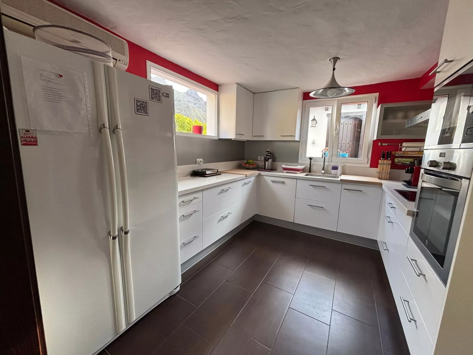 Haus mit beheiztem Schwimmbad, Berg- und Meerbli-Dedans