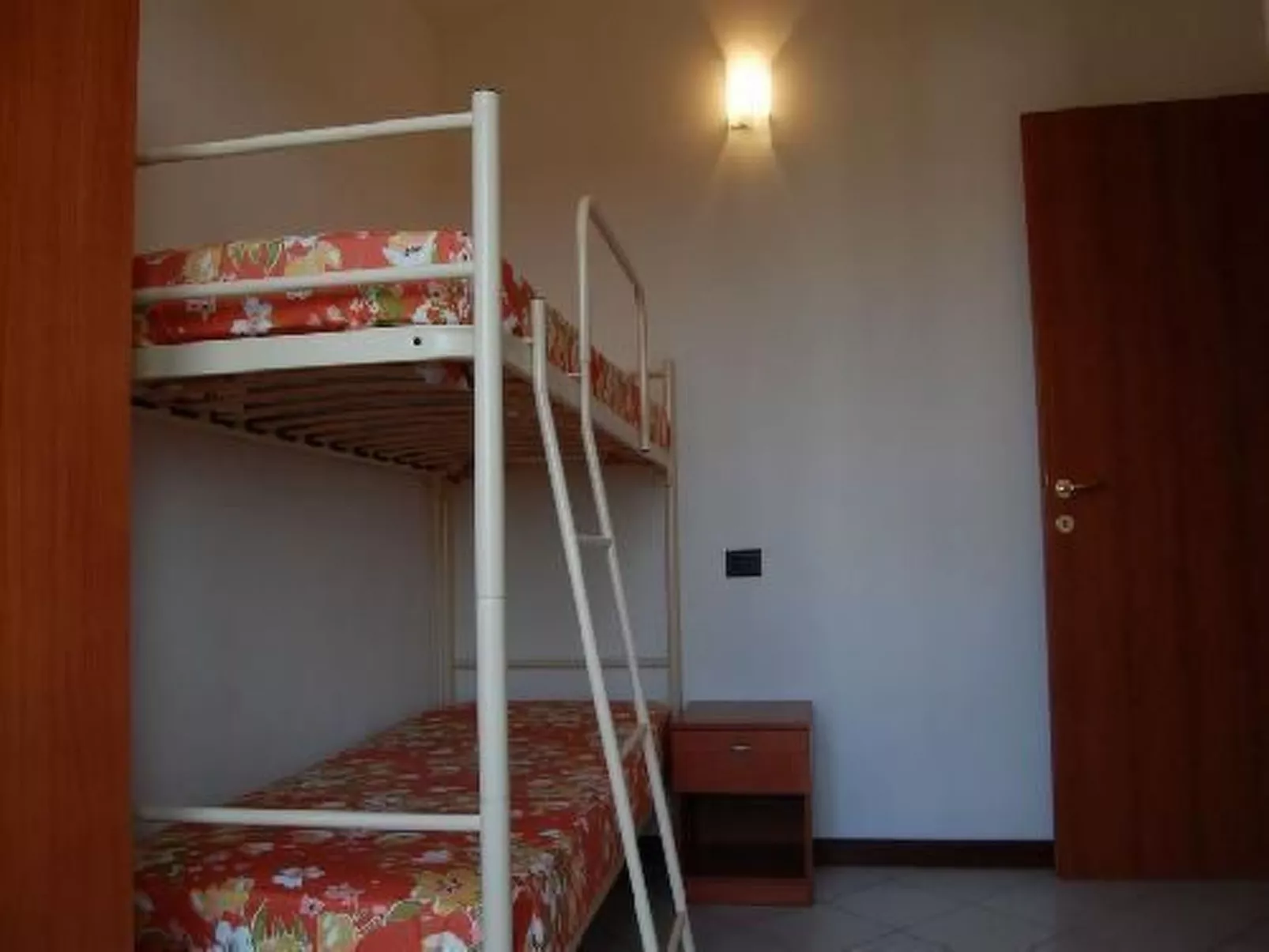 Unterkunft mit Terrasse am Meer-Image-tags.info