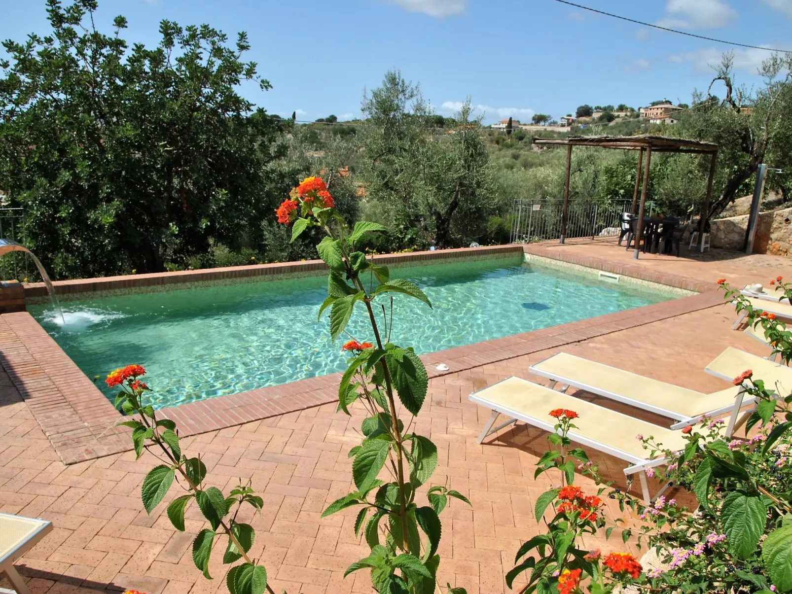 Doppelhaushälfte mit Gemeinschaftspool-Outside