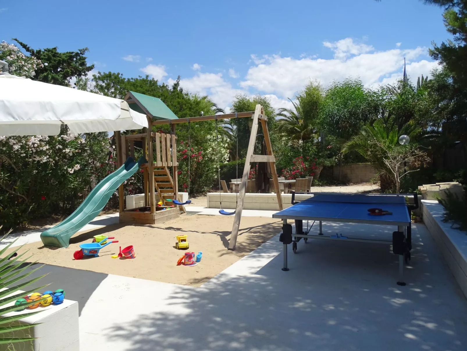 Schöner Bungalow direkt am Sandstrand auf Sizilien-Dehors