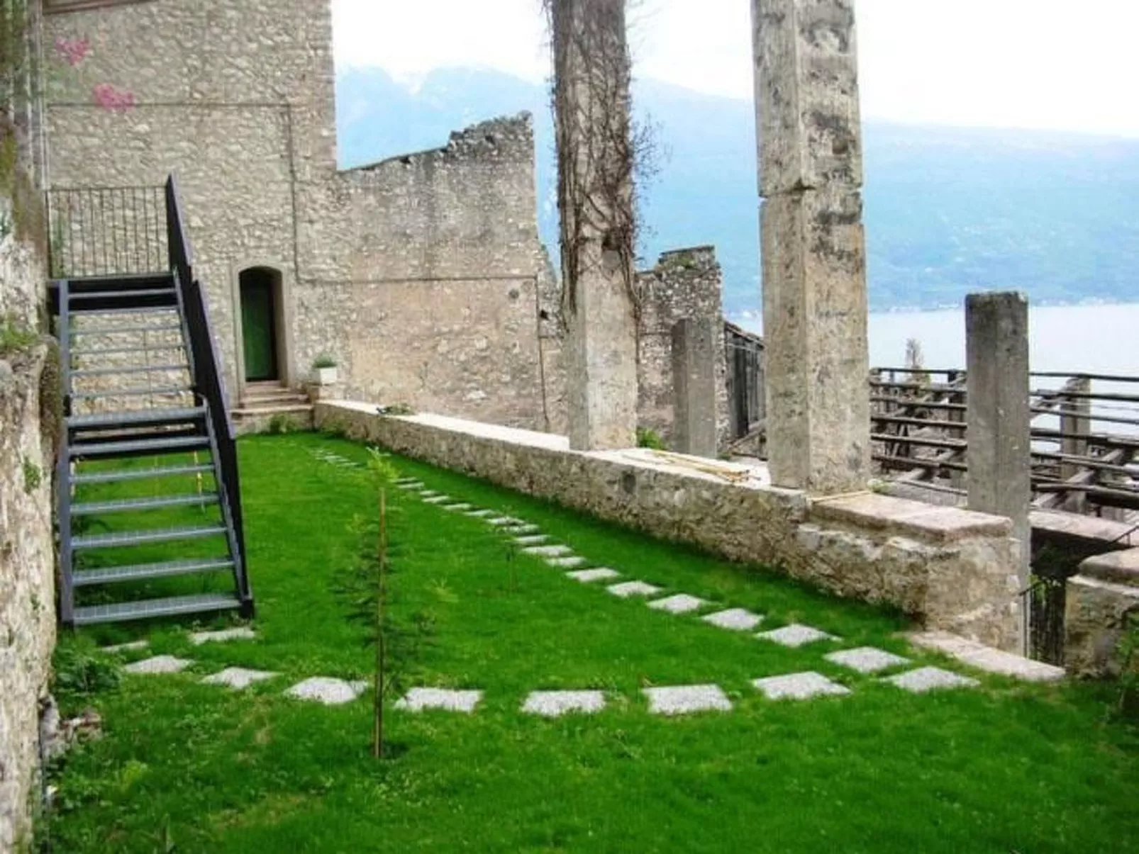 Kumquat Studio mit Garten- und Seeblick-Dehors