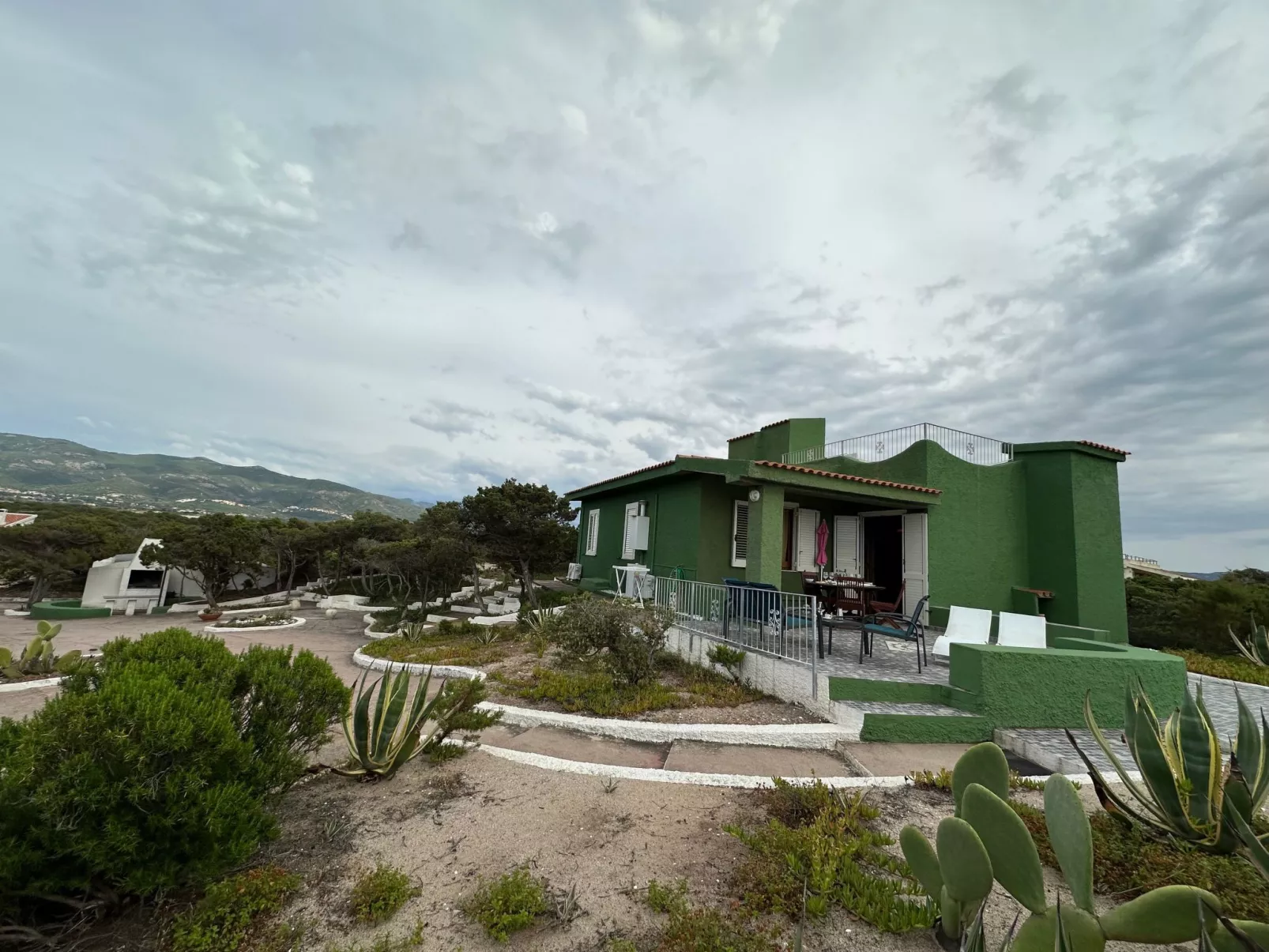 'Villa verde' in Strandnähe-Dehors