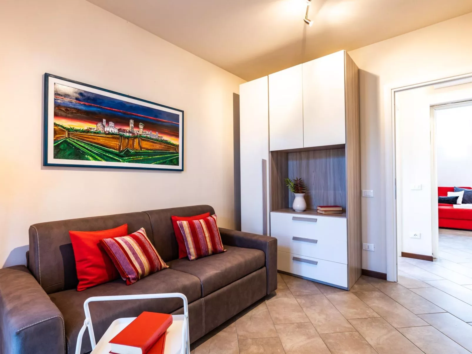 Wohnung mit separatem Eingang und kleinem privaten Innenhof.-Dedans