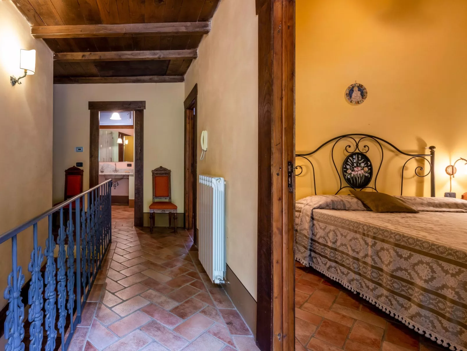 Villa Pruneto mit Pool in den Hügeln der Toskana-Image-tags.info