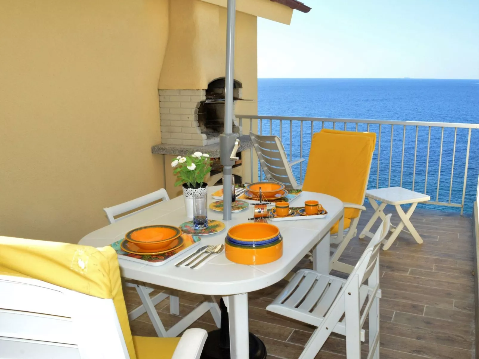 Charmantes Appartement in Moneglia mit Großer Terrasse-Dehors