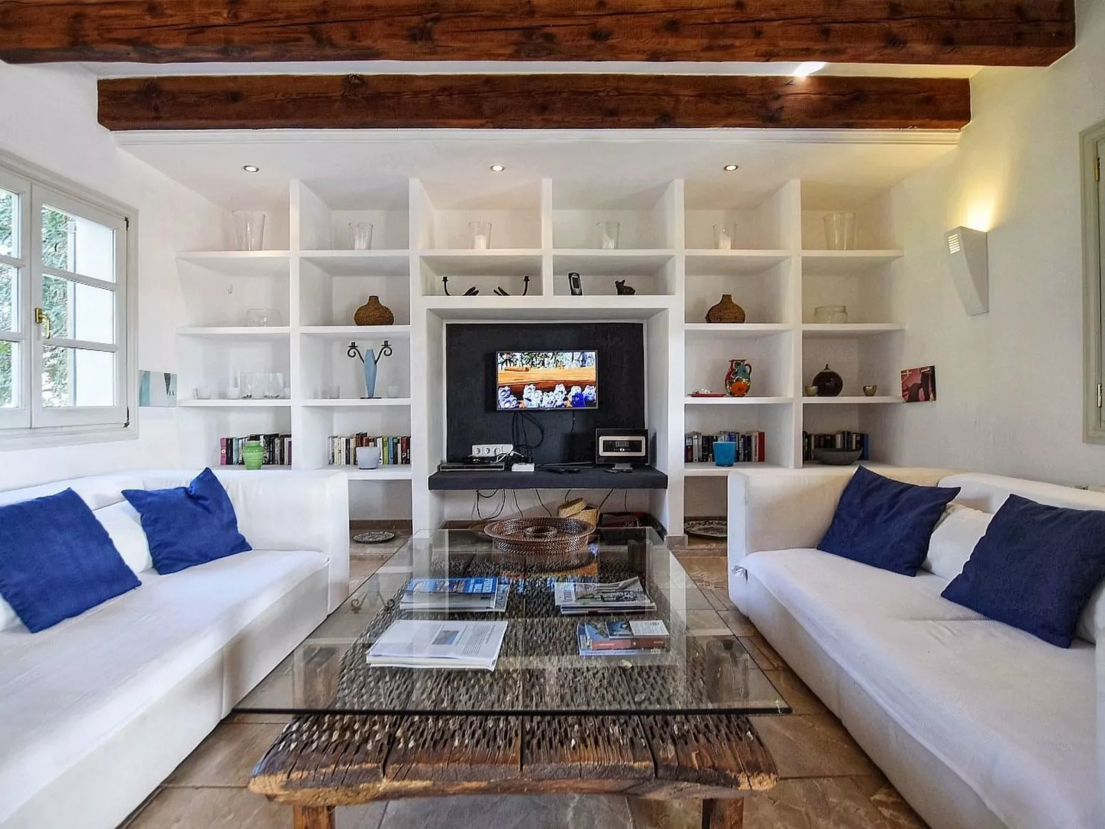 Ibizenkisches Haus mit Pool und Beachvolley-Blick-Image-tags.info