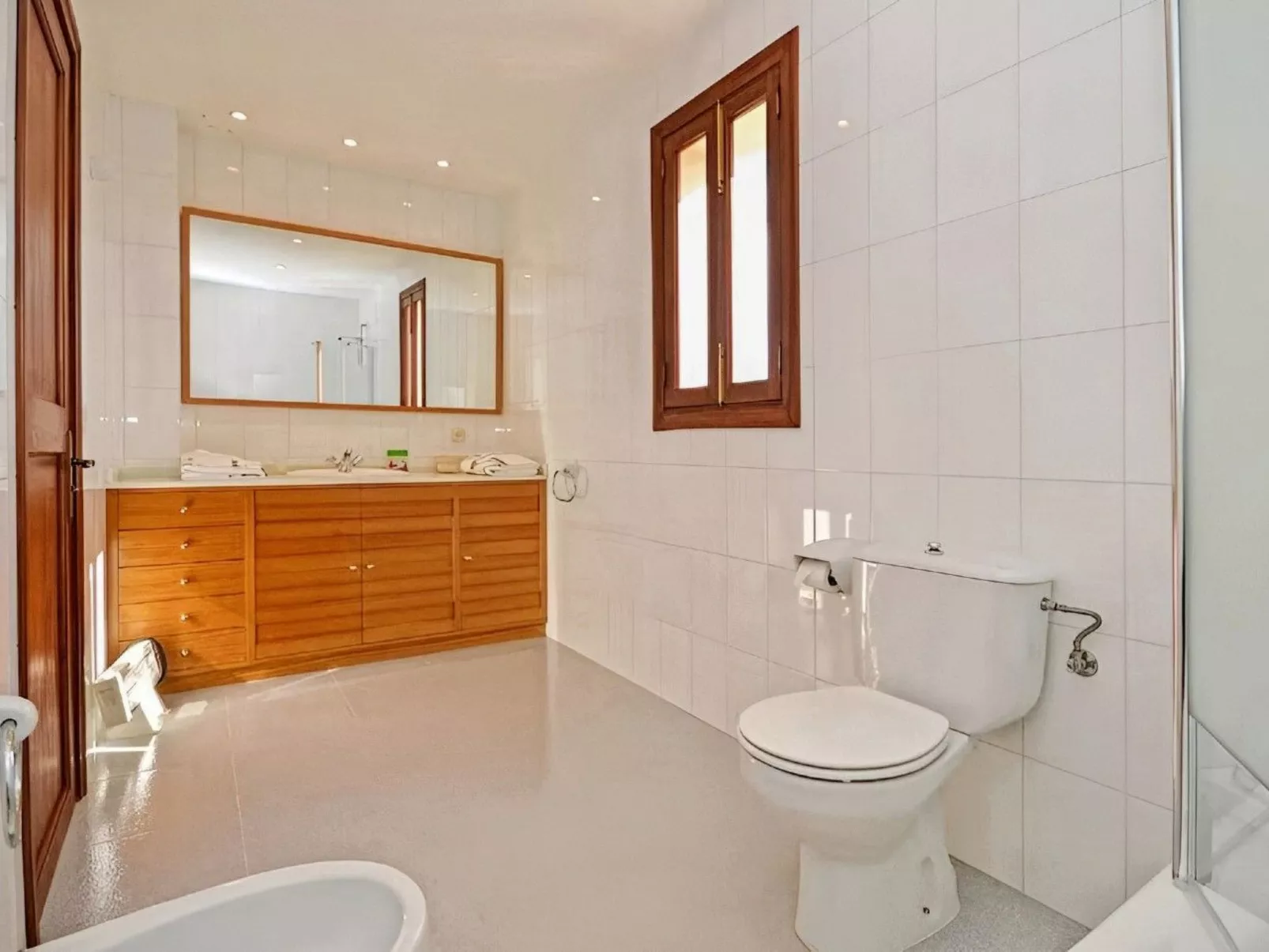 Großes Landhaus mit Schwimmbad in Meeresnähe-Image-tags.info