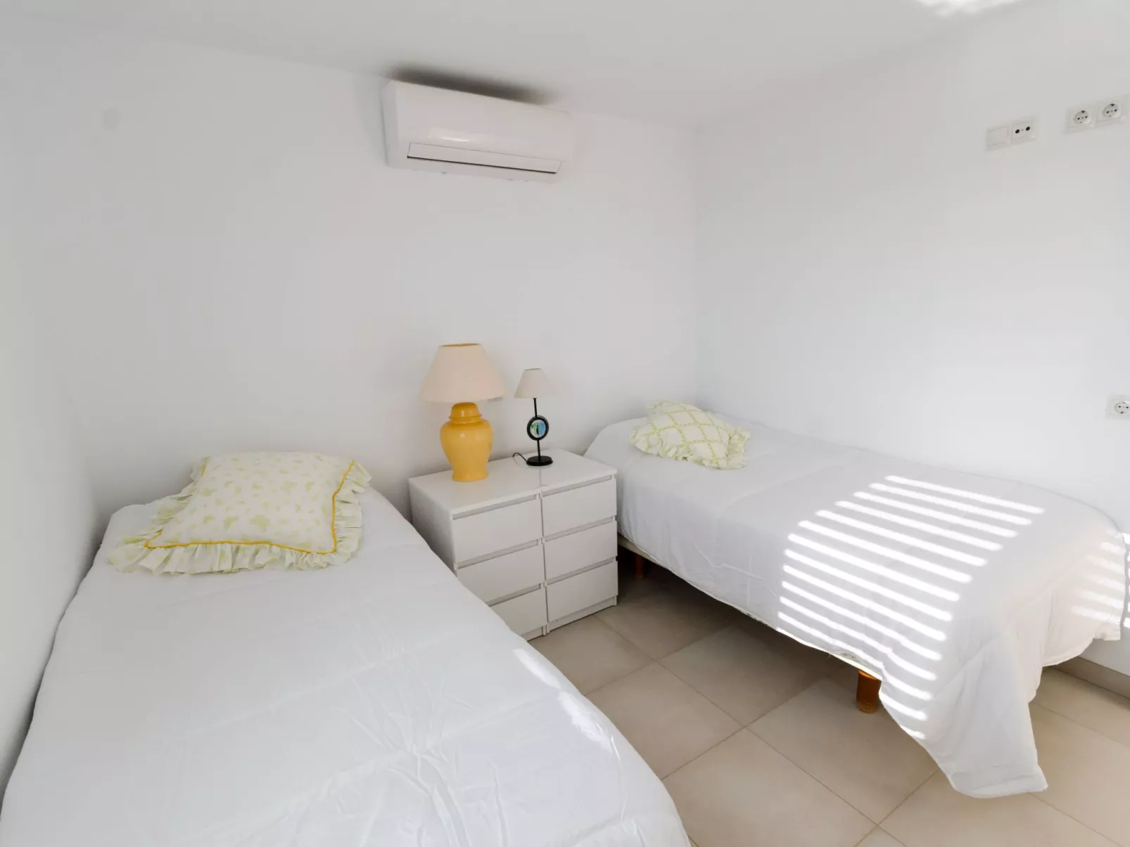 Terrassenwohnung mit zwei Schlafzimmern am Strand-Image-tags.info