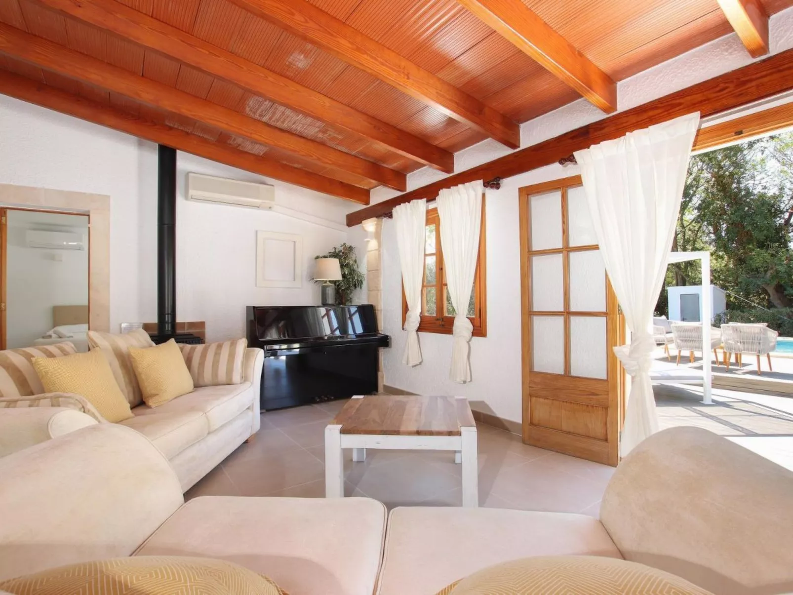 Villa Alegre, Pollensa-Inside