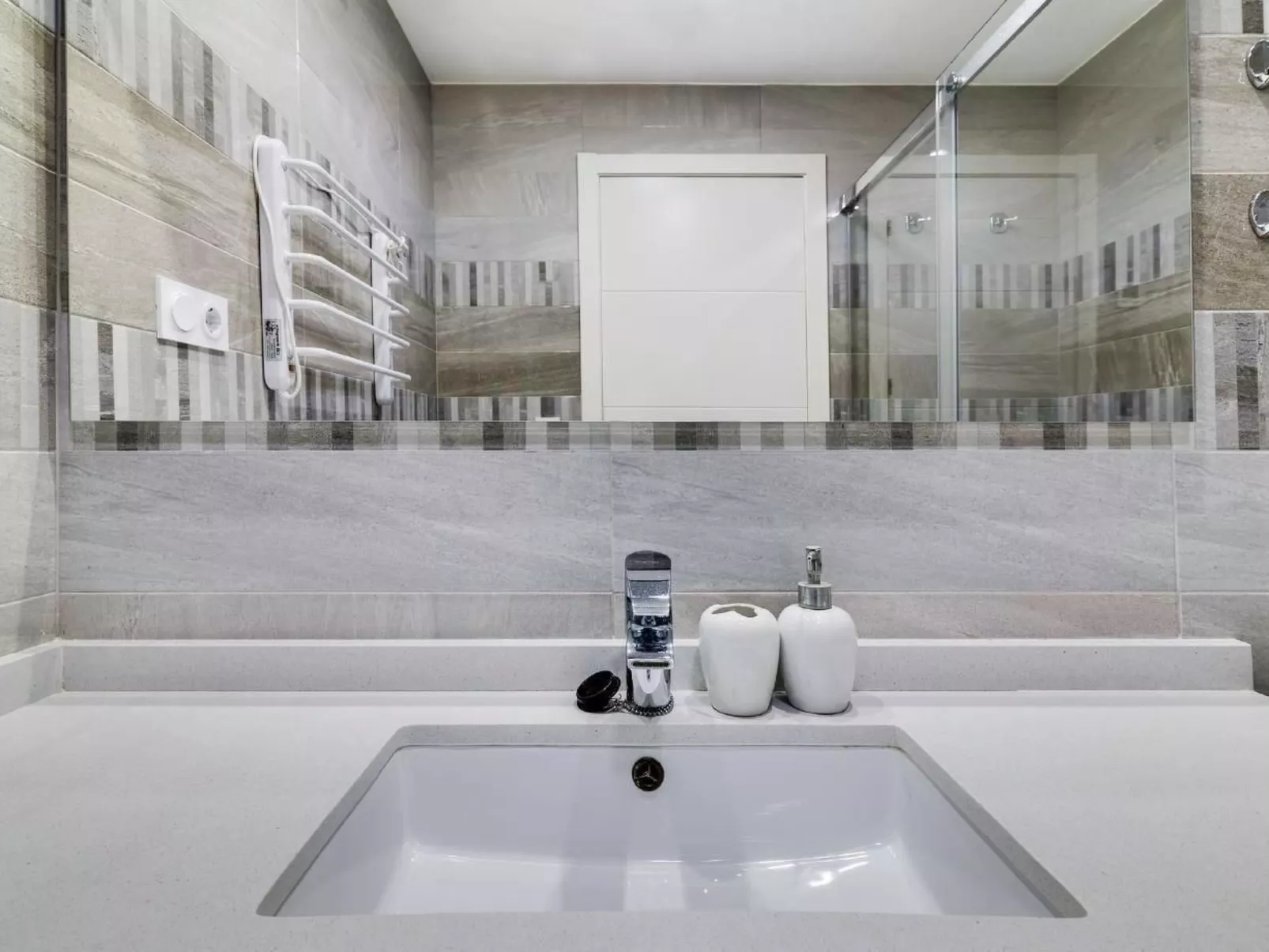 Sea Senses' Suite mit Gemeinschaftspool-Dedans