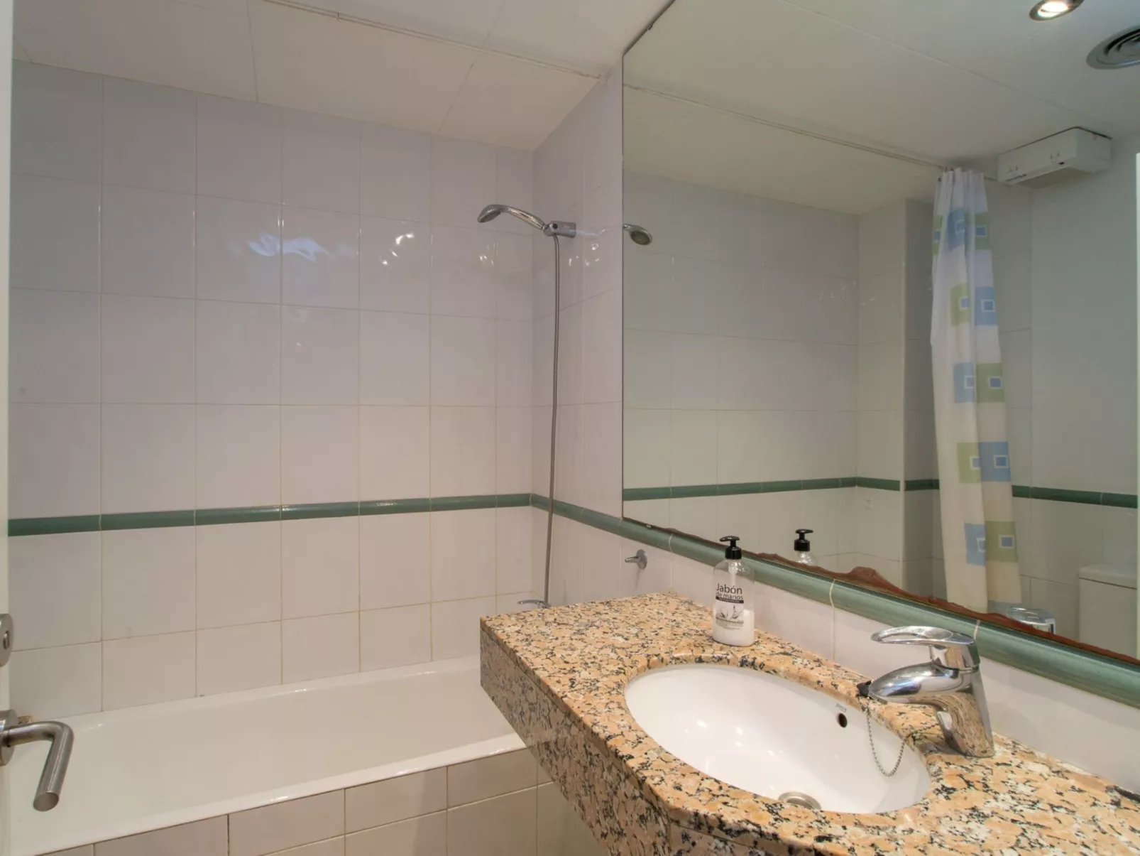 Costabravaforrent Pedró, Doppelhaushälfte für 6 Personen mit gemeinschaftlichem-Image-tags.info