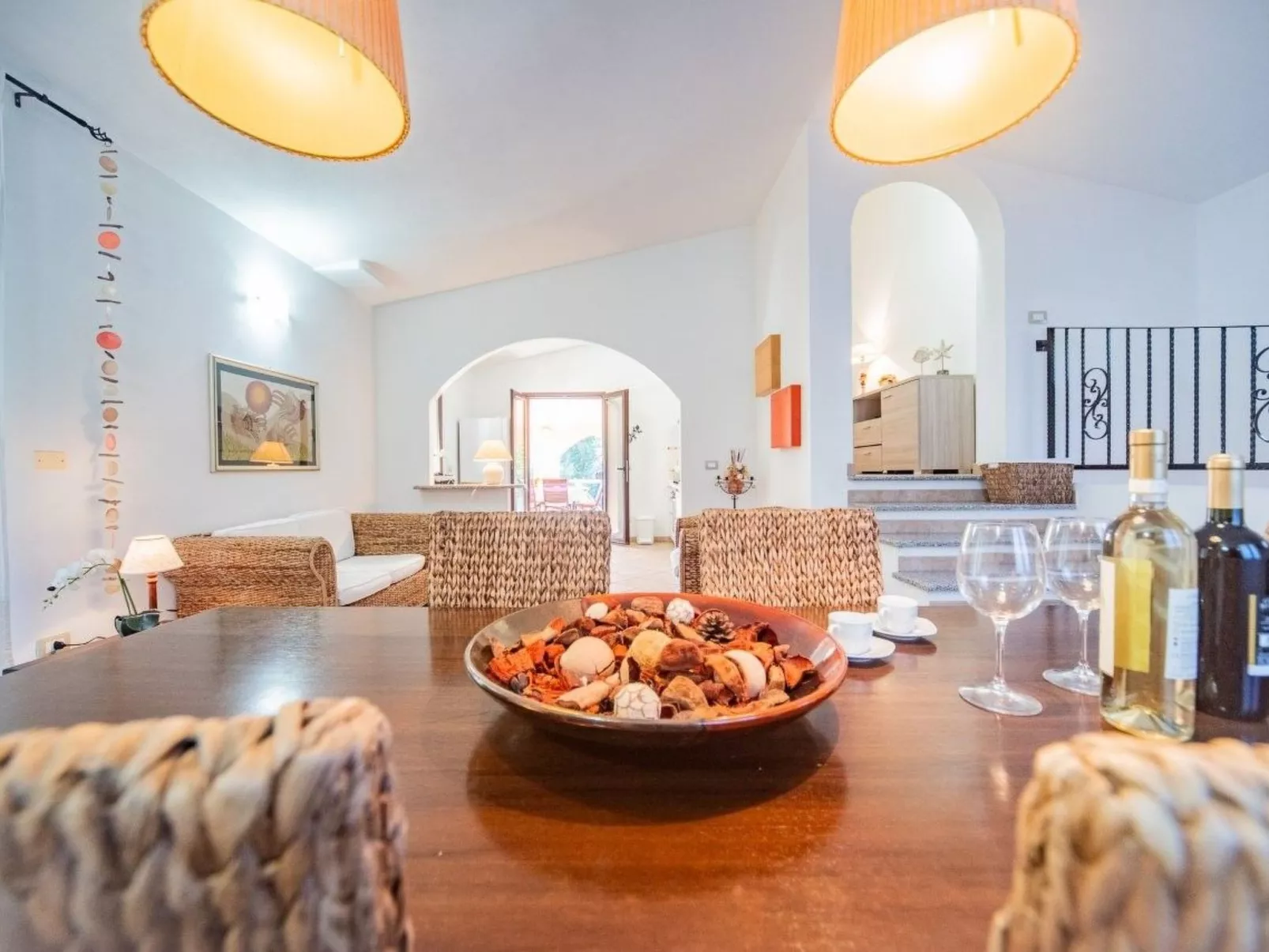 Schöne moderne Villa in privater Lage, umgeben von üppiger Natur-Dedans