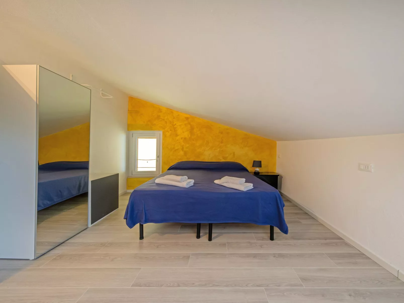 Privater Pool und herrlicher Seeblick-Drinnen