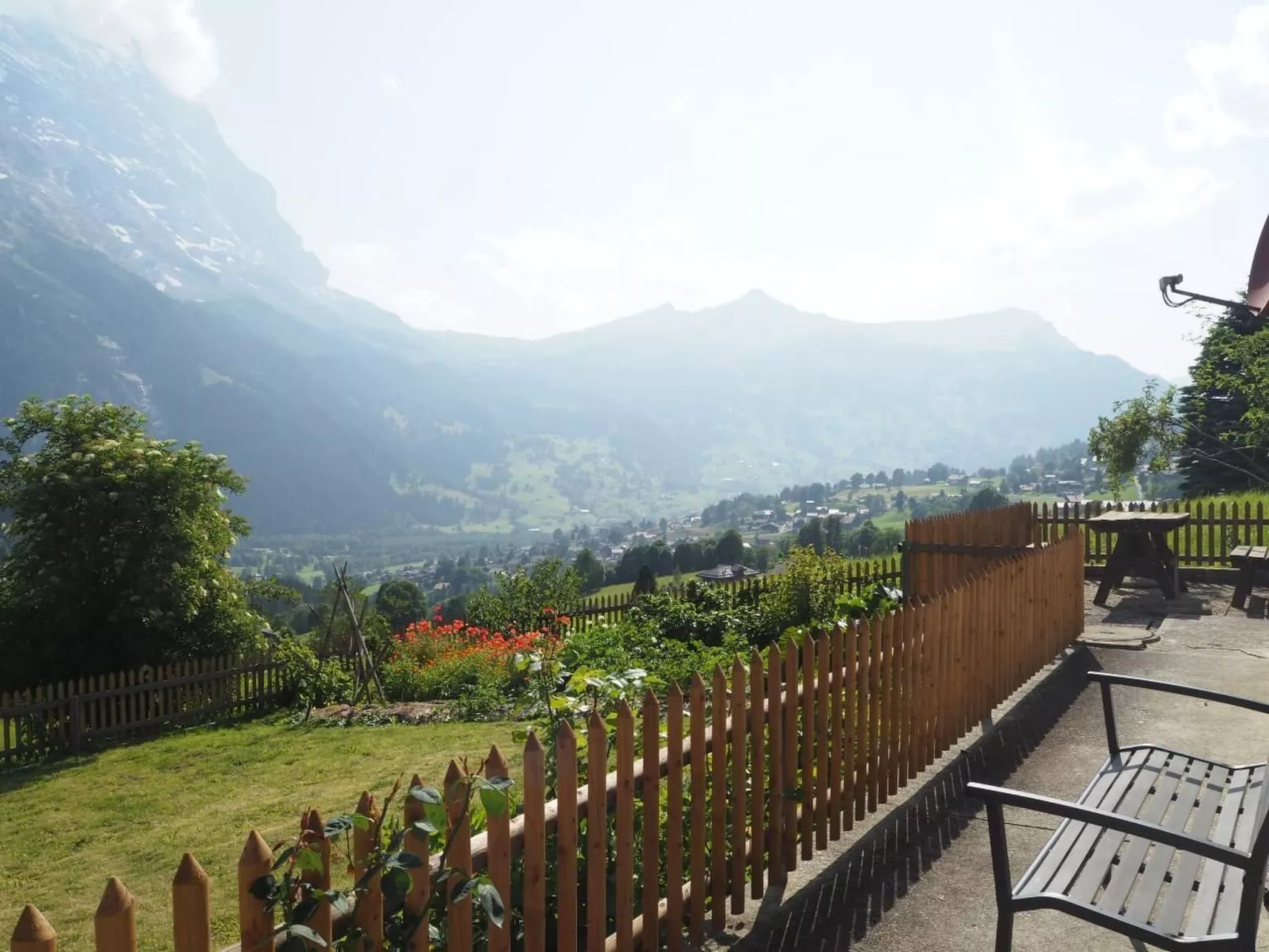 Chalet an ruhiger Lage mit schöner Bergsicht-Draußen