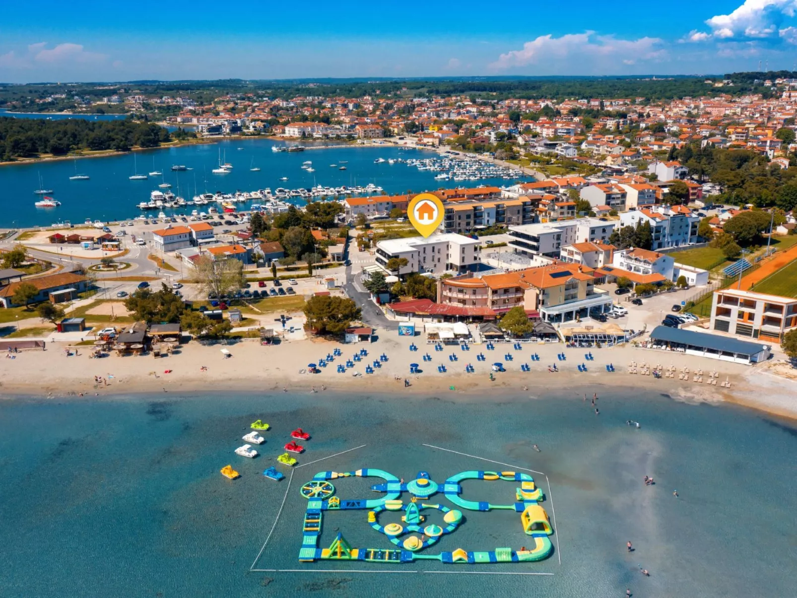 Wohnung "A'more Bijeca2" mit Blick auf das Wasser-Dehors
