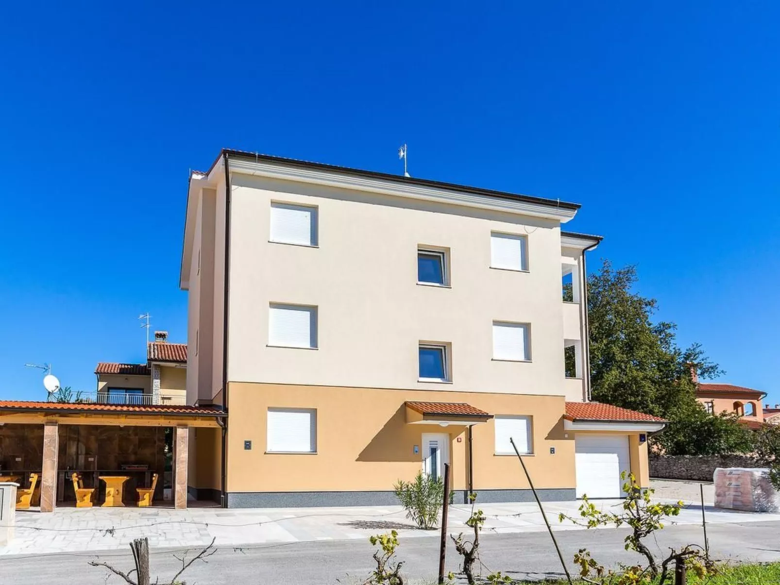 Für 7 Personen ca. 100 m&sup2; in Medulin, Istrien (Medulin und Umgebung)-Draußen