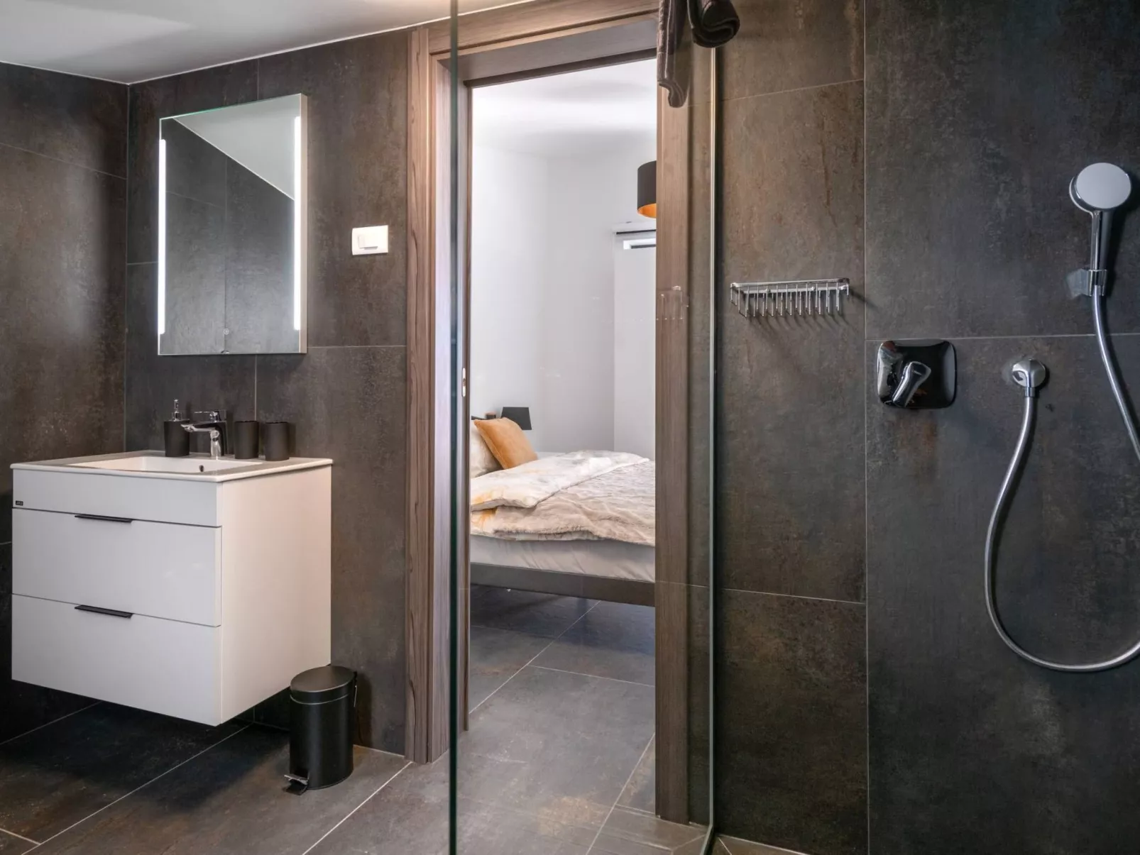 4 SZ mit Bad en suite Pool und Sommerküche-Dedans