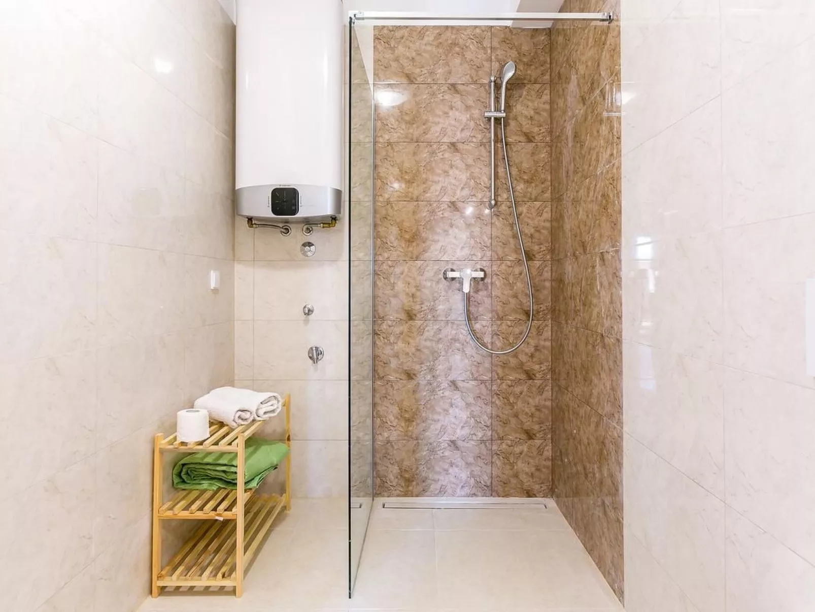 Wohnung "Nevia 6" mit Blick auf das Wasser-Dedans