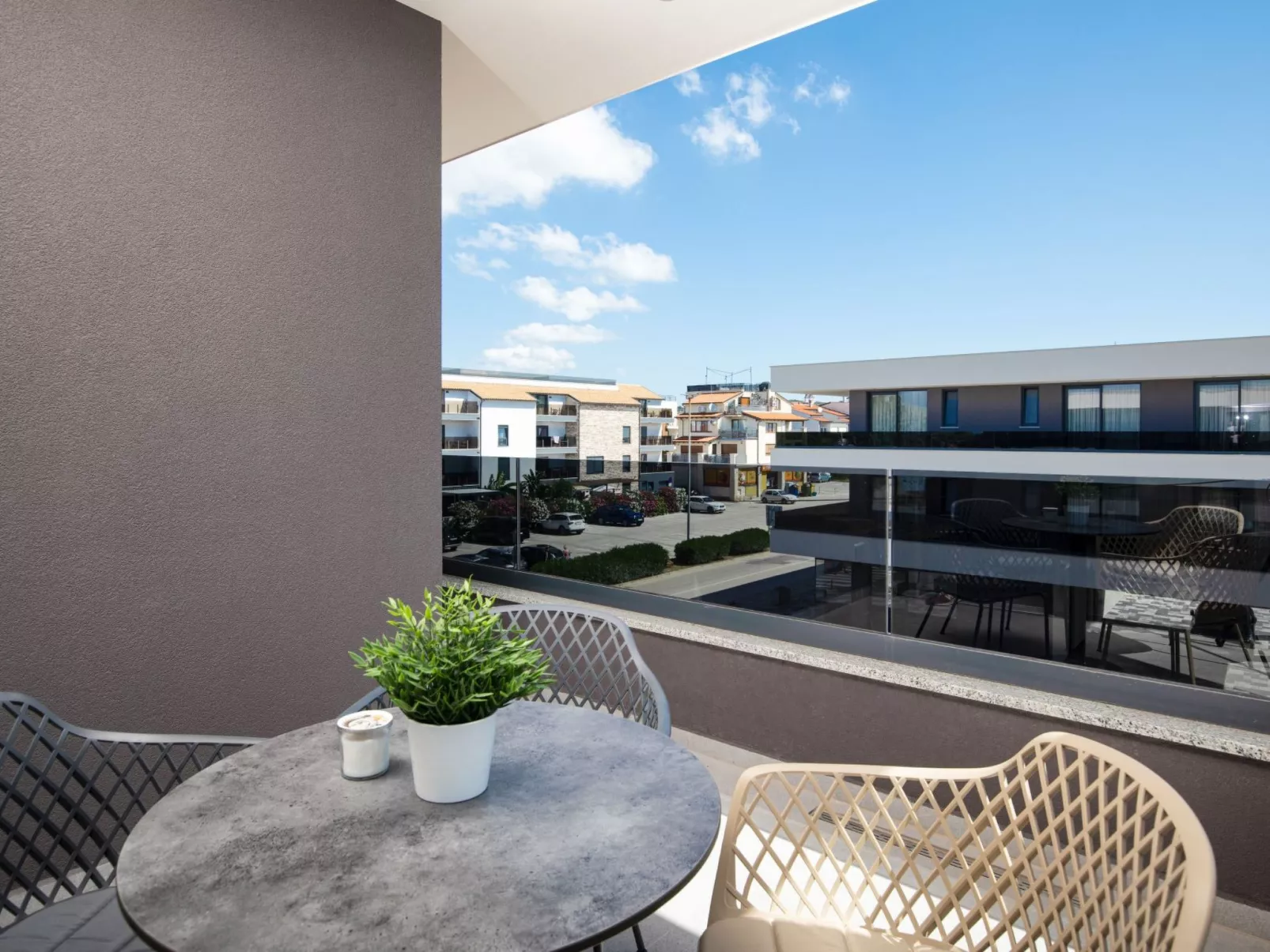 Amore Bijeca - B4-Outside