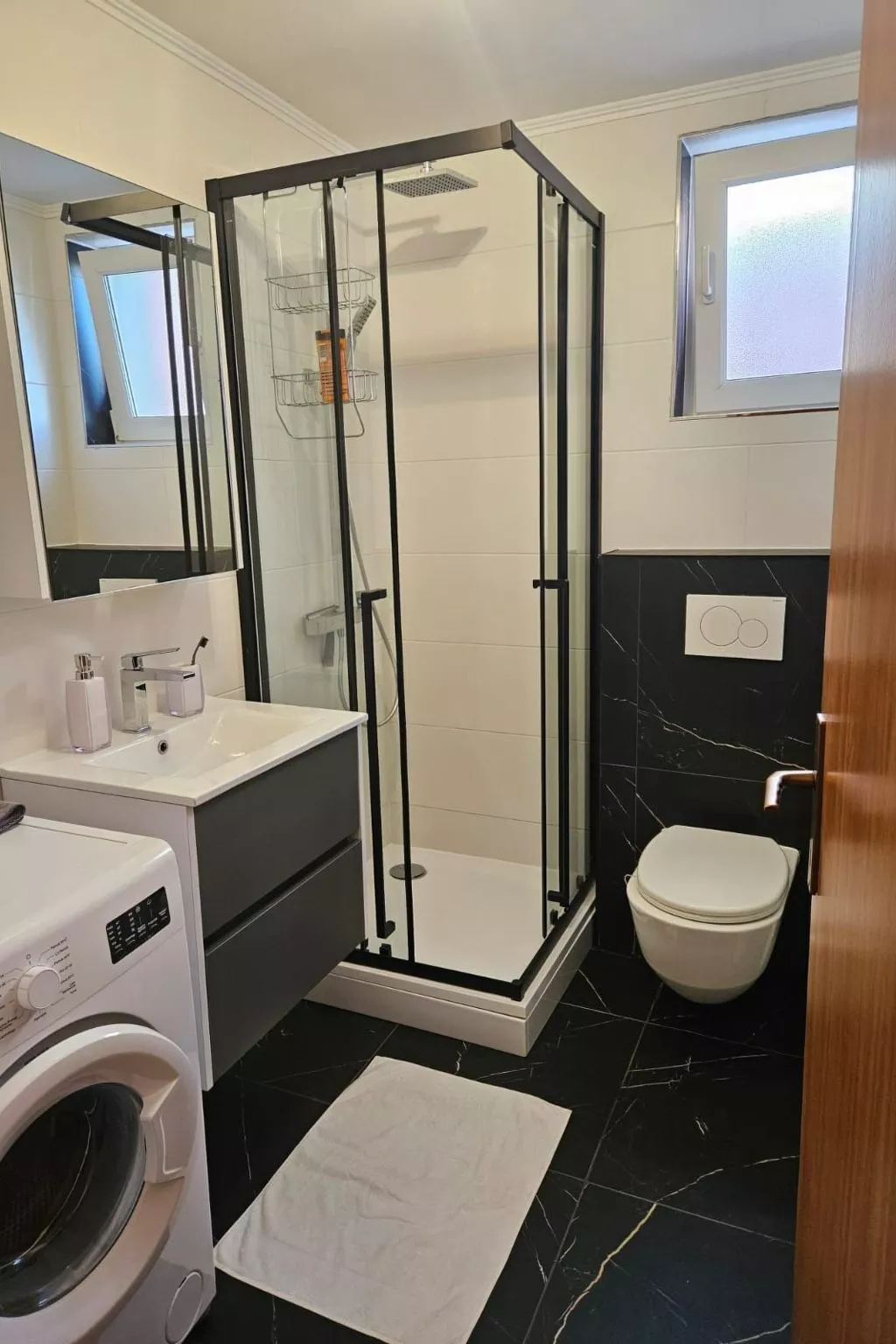 Wohnung "Terracotta" mit Terrasse-Drinnen