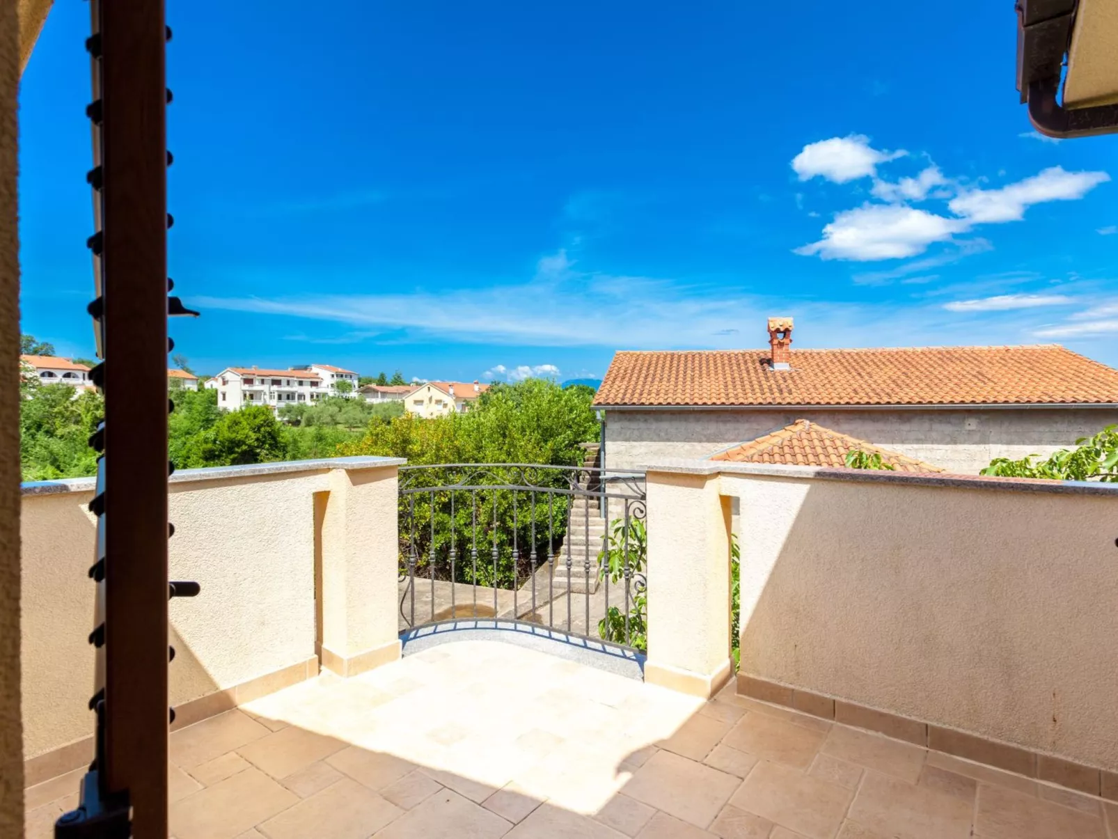 In der Nähe des Meeres, schöne und moderne Wohnung-Draußen