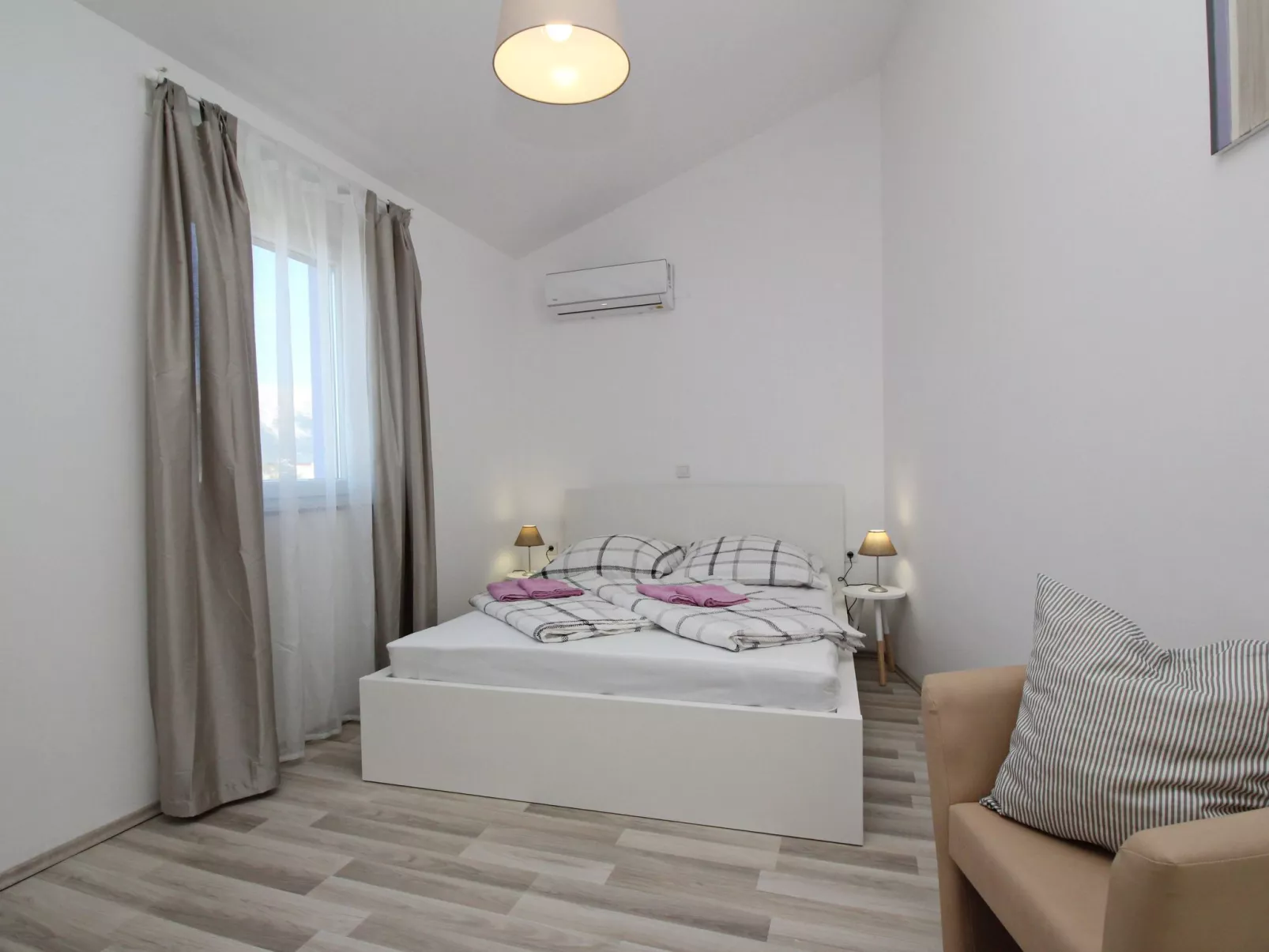 In Baška mit Eigenem Balkon-Dedans