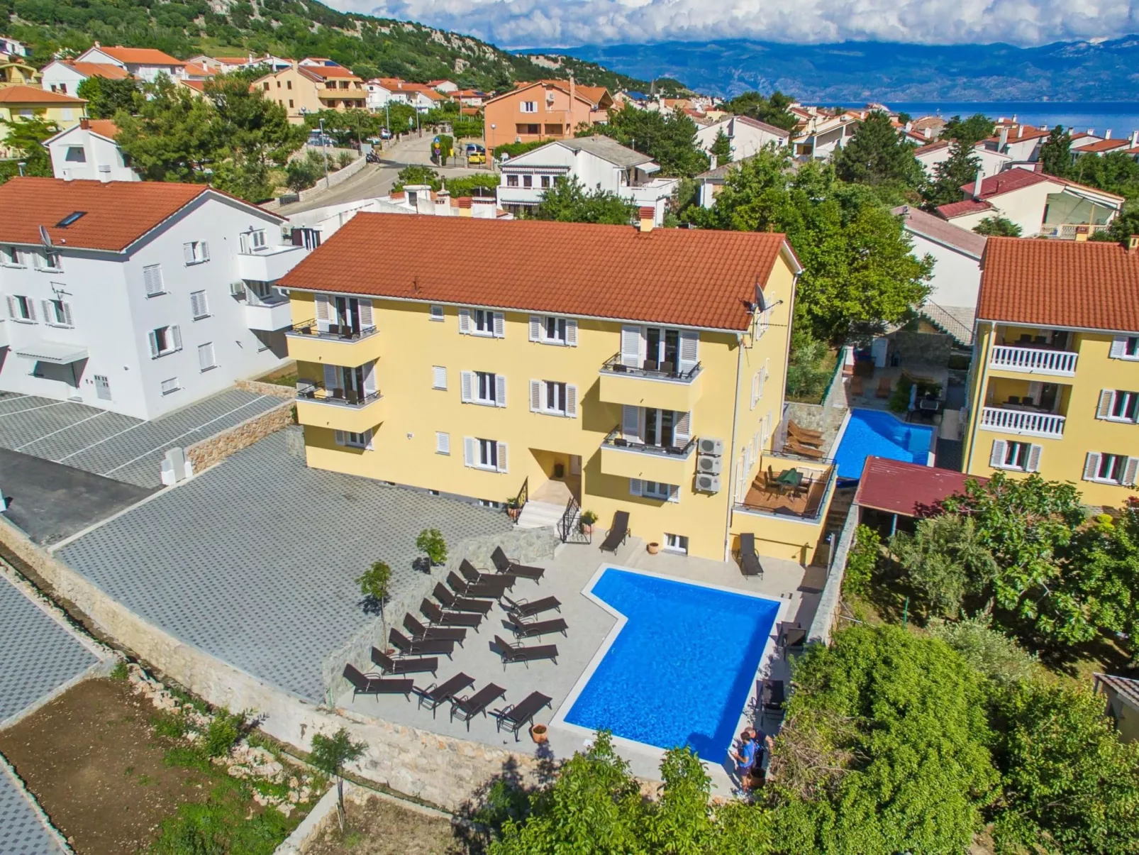 Appartement in Baška mit gemeinsamem Pool und Grill-Dehors