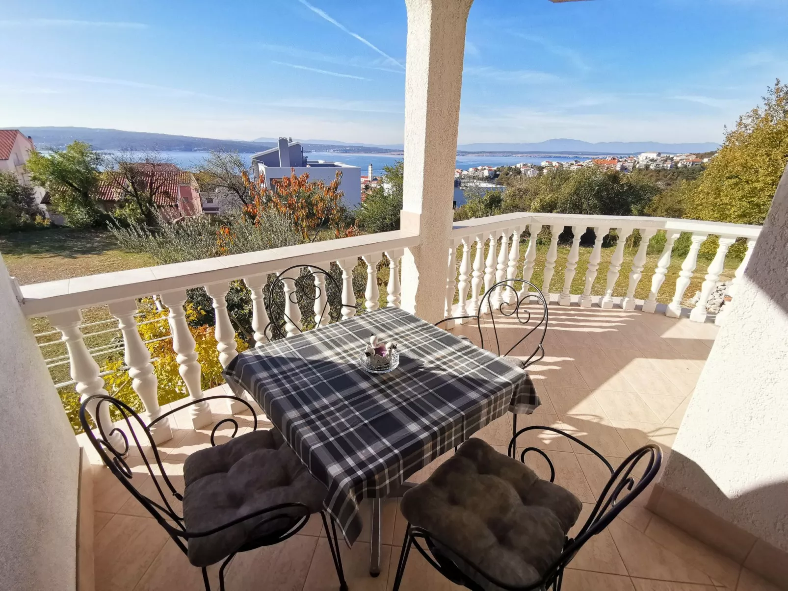 Wohnung für 4 Personen mit Balkon-Dehors