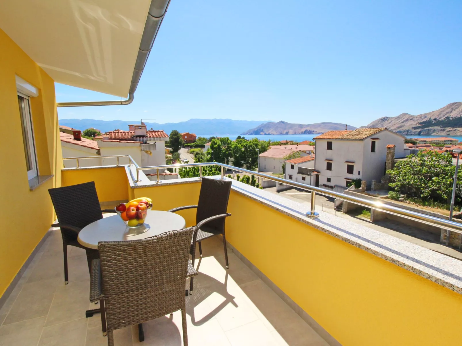 Modern eingerichtete Apartment für 2 Personen, Klimatisiert, freie Parkplatz un - Draußen