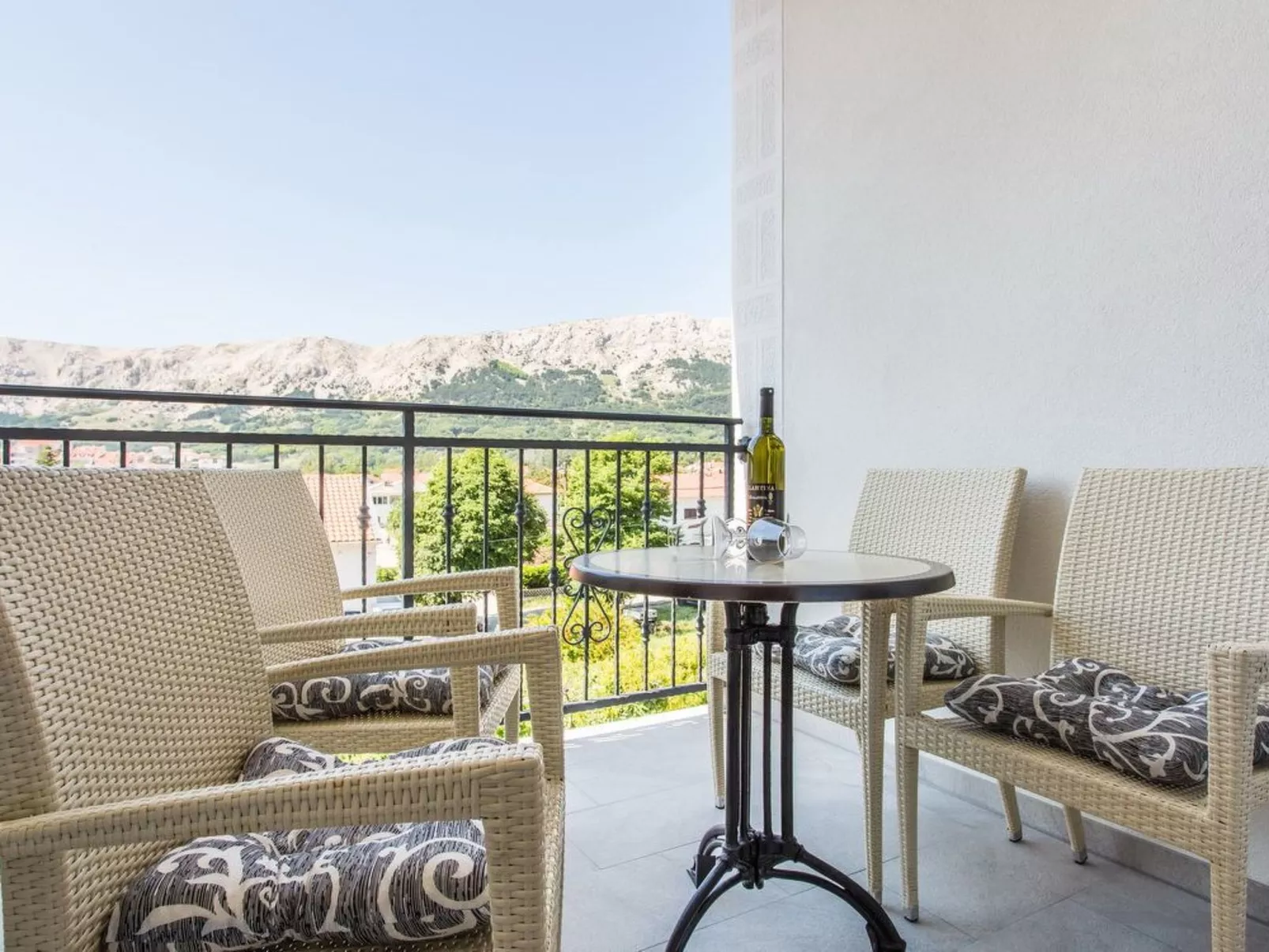 Tolle Wohnung in Baška mit Eigenem Balkon-Draußen