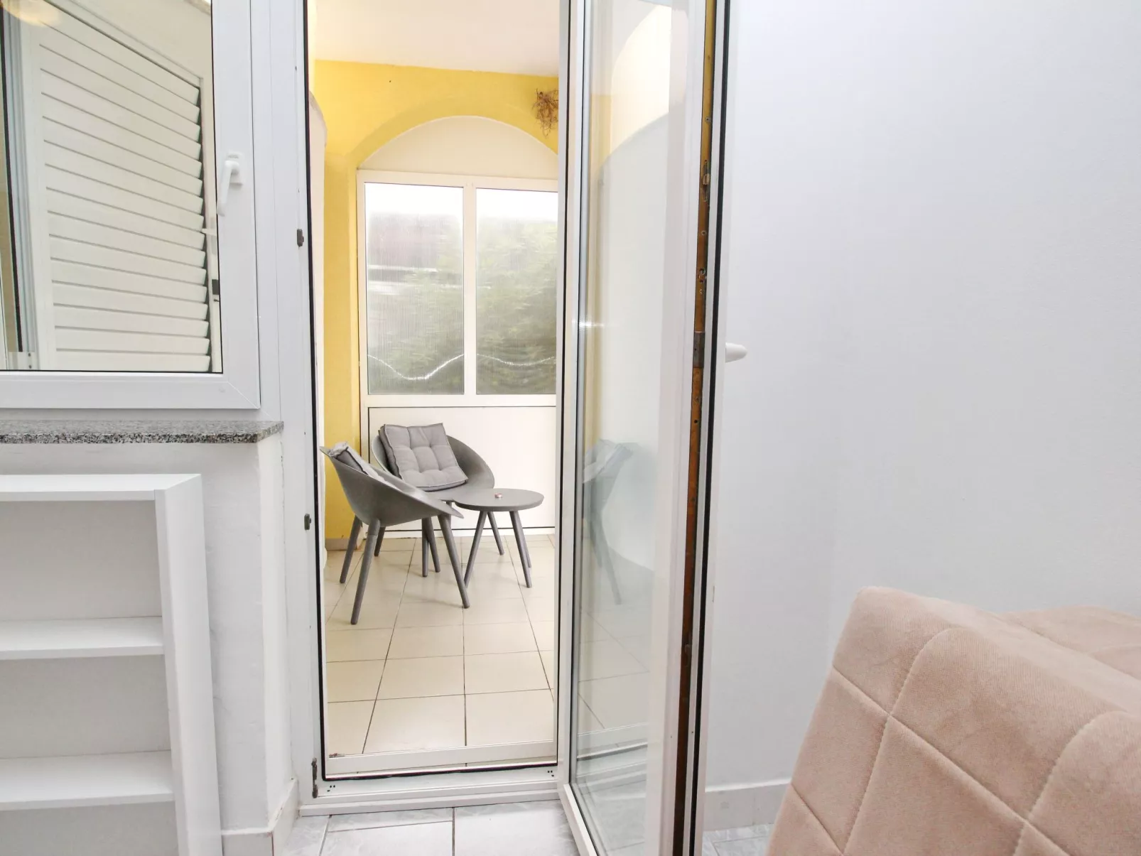 In Baška mit Eigener Terrasse-Dedans