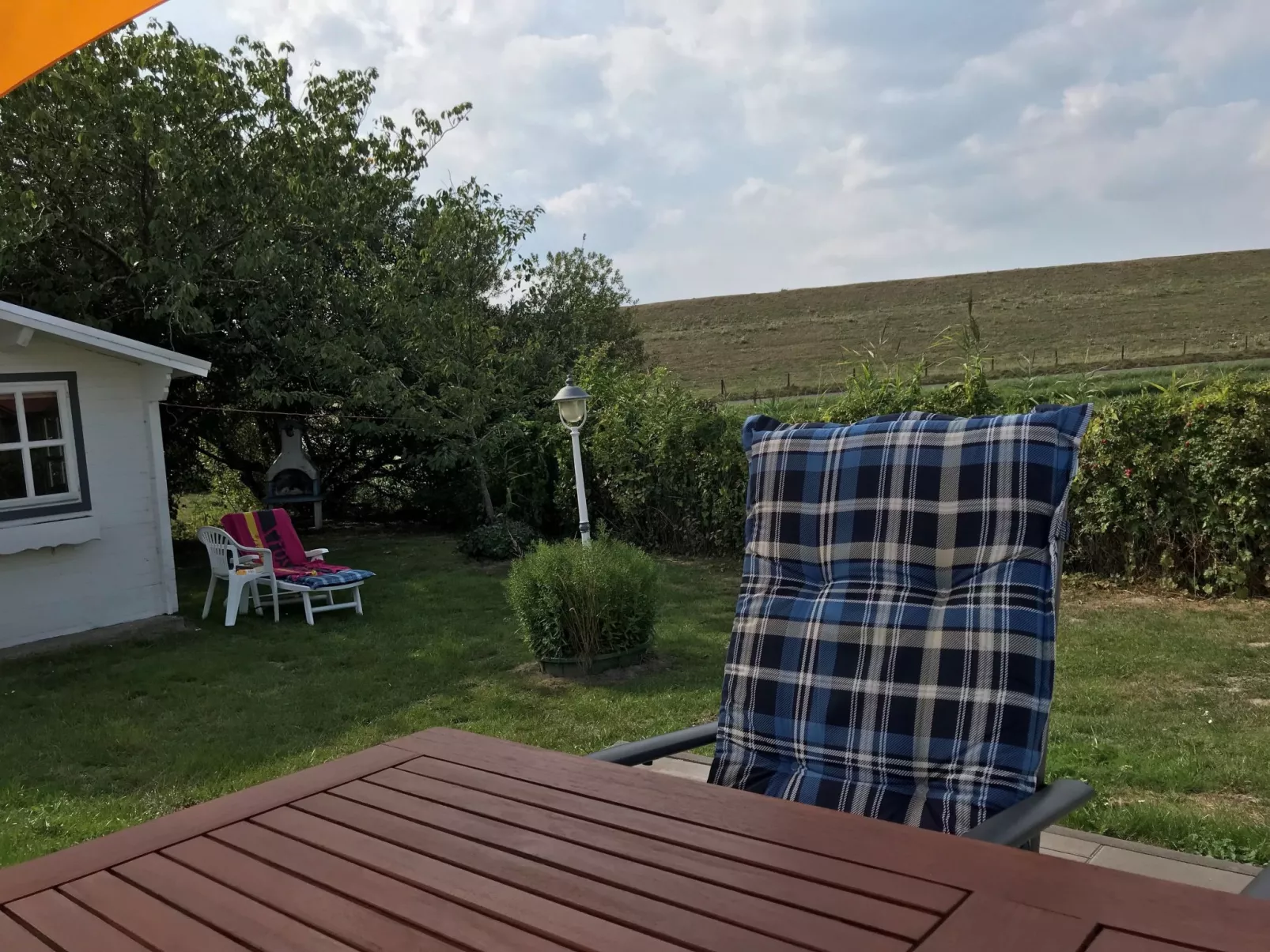 E3 Haus mit Wintergarten, Kamin und Deichblick-Outside