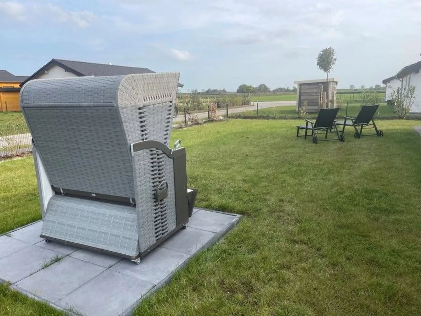 G22 Haus mit Garten, Strandkorb und Grillkamin-Outside