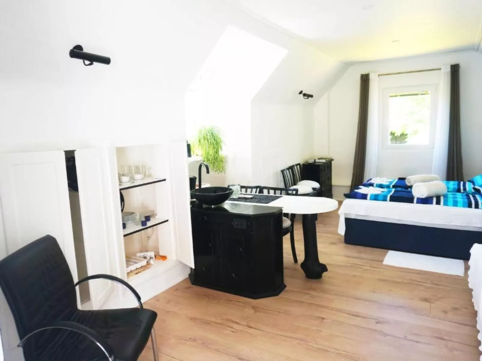 Black & White-Inside