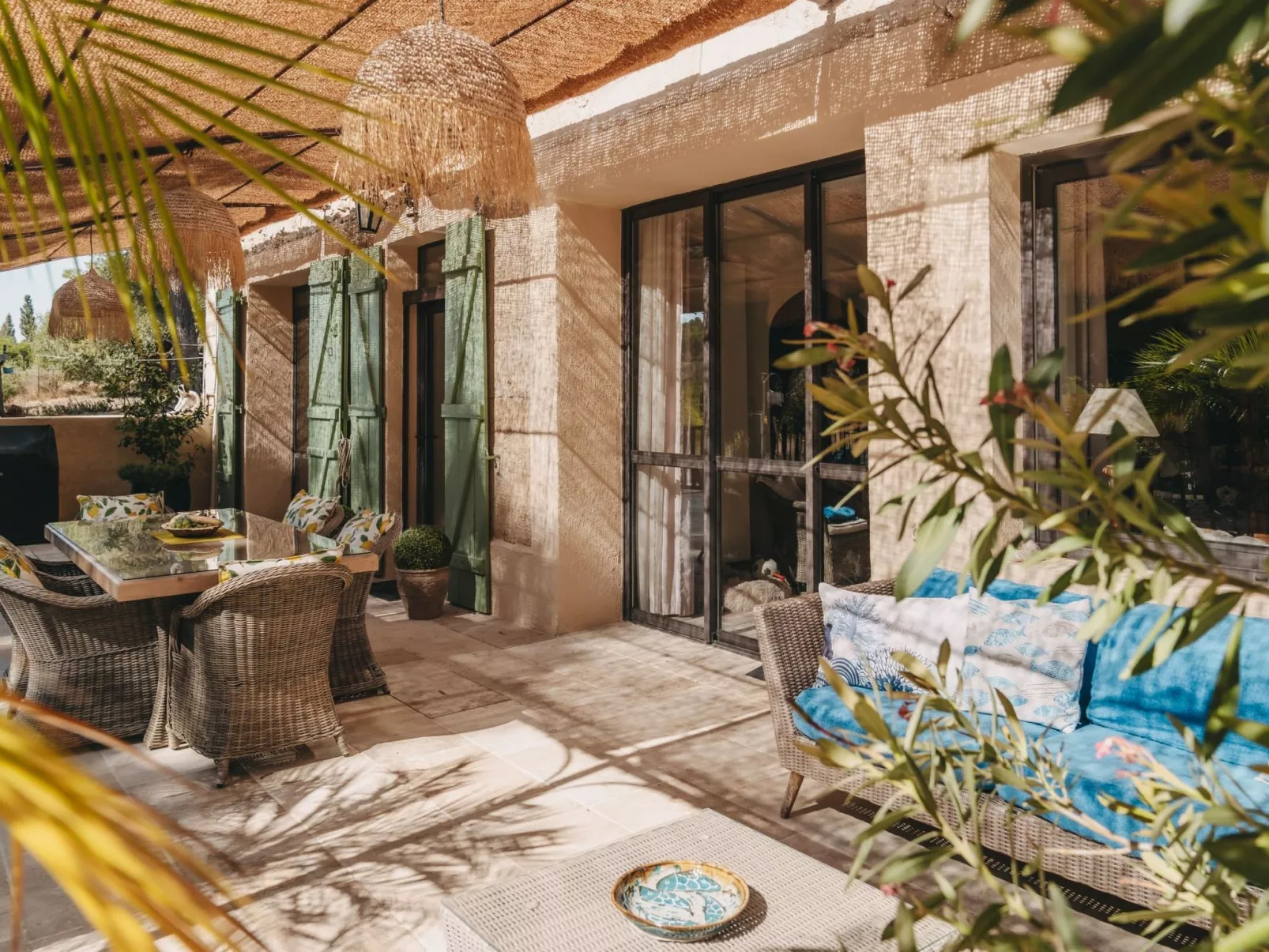 Charmante Ferienwohnung mit Terrasse und Pool-Draußen