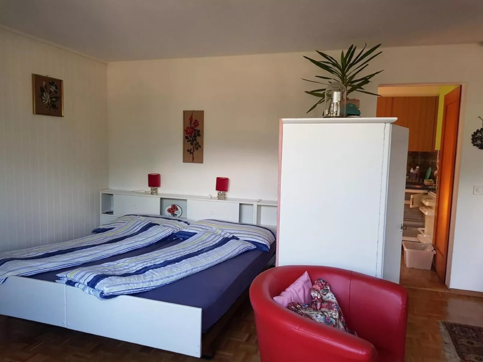 Charmantes Chalet Apartment mit Aussicht-Dedans