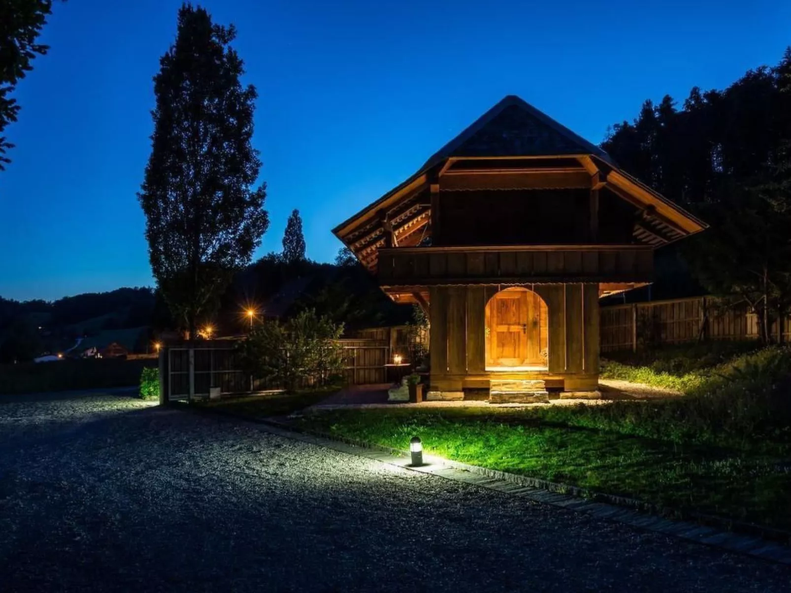 Spycher-Lodge-Dehors