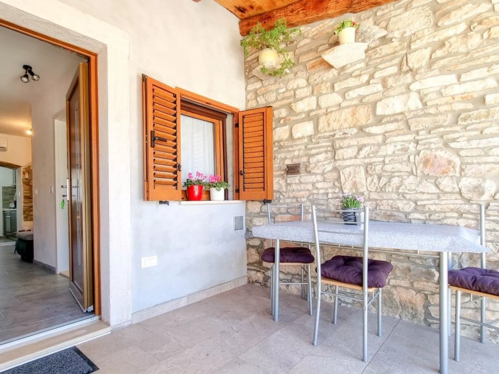 Für 3 Personen ca. 40 m&sup2; in Novigrad, Adriaküste Kroatien (Westküste von I-Image-tags.info